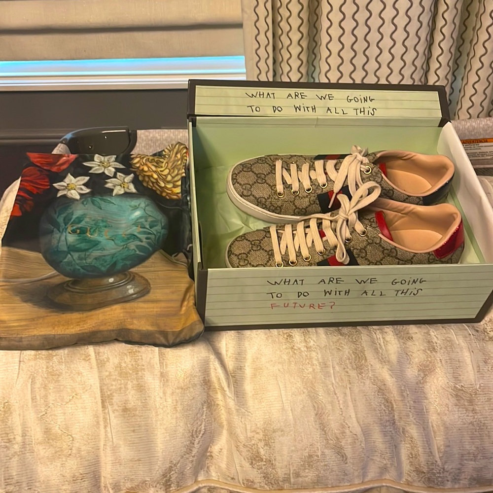 Gorgeous Mint condition! Woman’s Gucci supreme sneaker